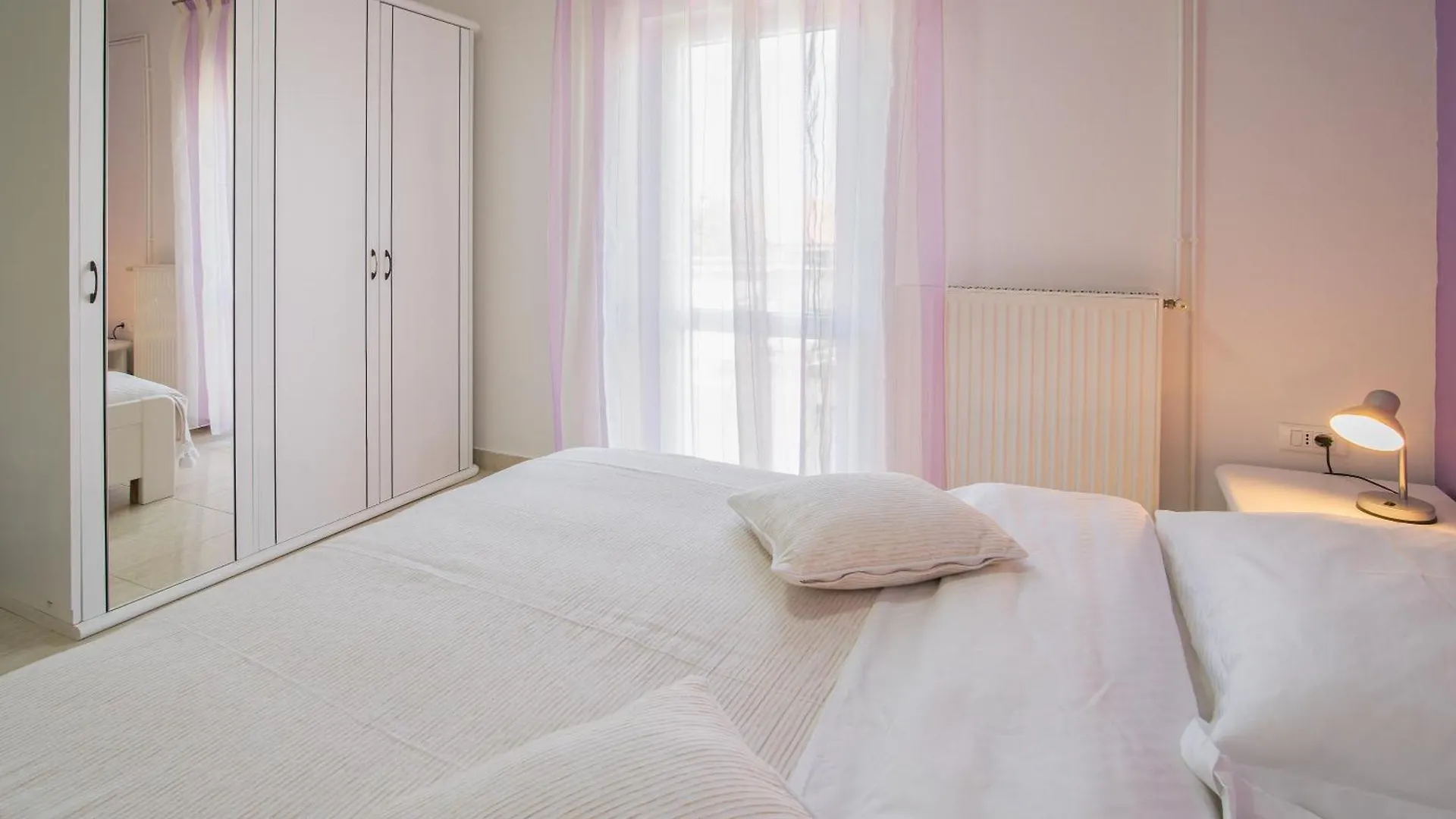 Alojamento de Acomodação e Pequeno-almoço B&B Villa Ana Krk Town