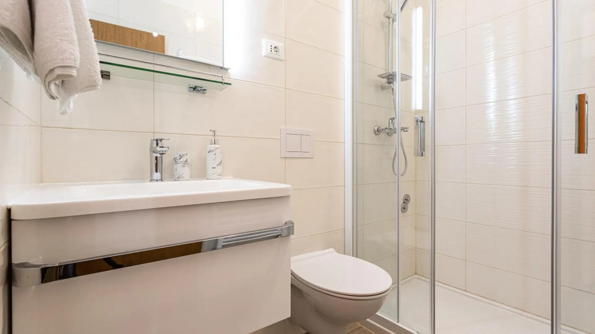 B&B Villa Ana Krk Town Alojamento de Acomodação e Pequeno-almoço