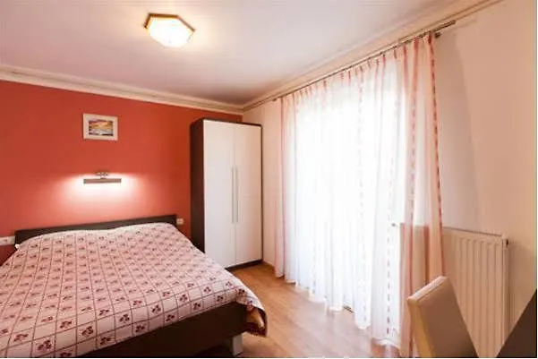 B&B Villa Ana Krk Town Alojamento de Acomodação e Pequeno-almoço